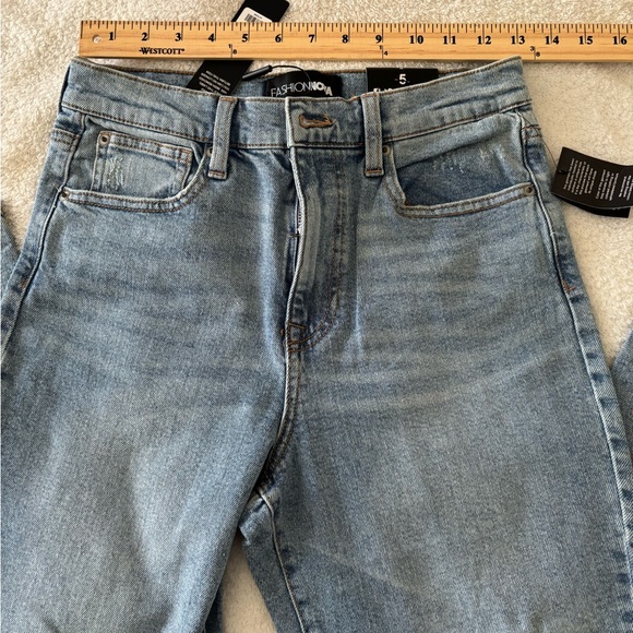 Fashion Nova Light Blue Jeans - Picture 4 of 10